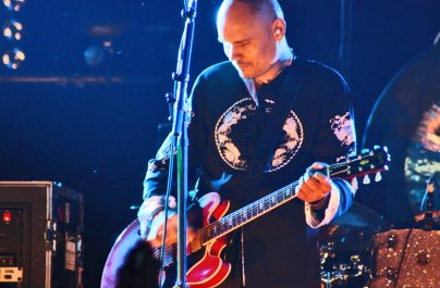 Ascultă „Cotillions”, piesa care dă numele celui mai recent album al lui Billy Corgan de la Smashing Pumpkins