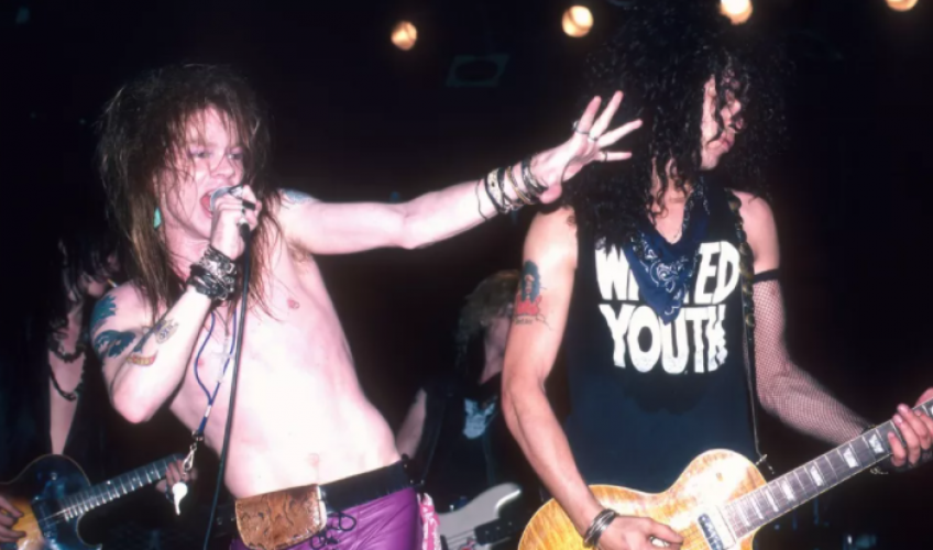 Ascultă Guns N’ Roses cântând pentru prima dată „Sweet Child O’ Mine”